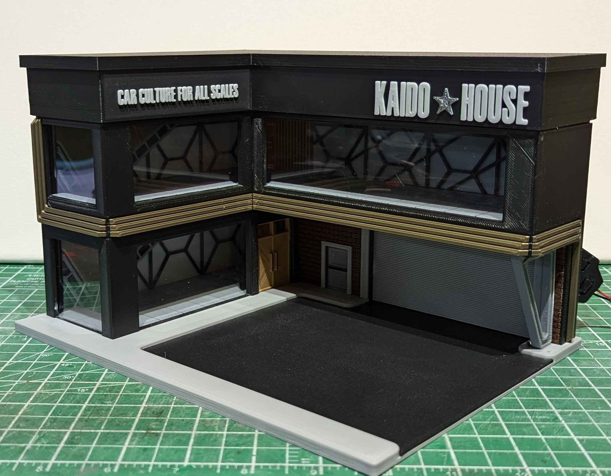3D Printed L-shaped 2-storey Building Diorama With LED