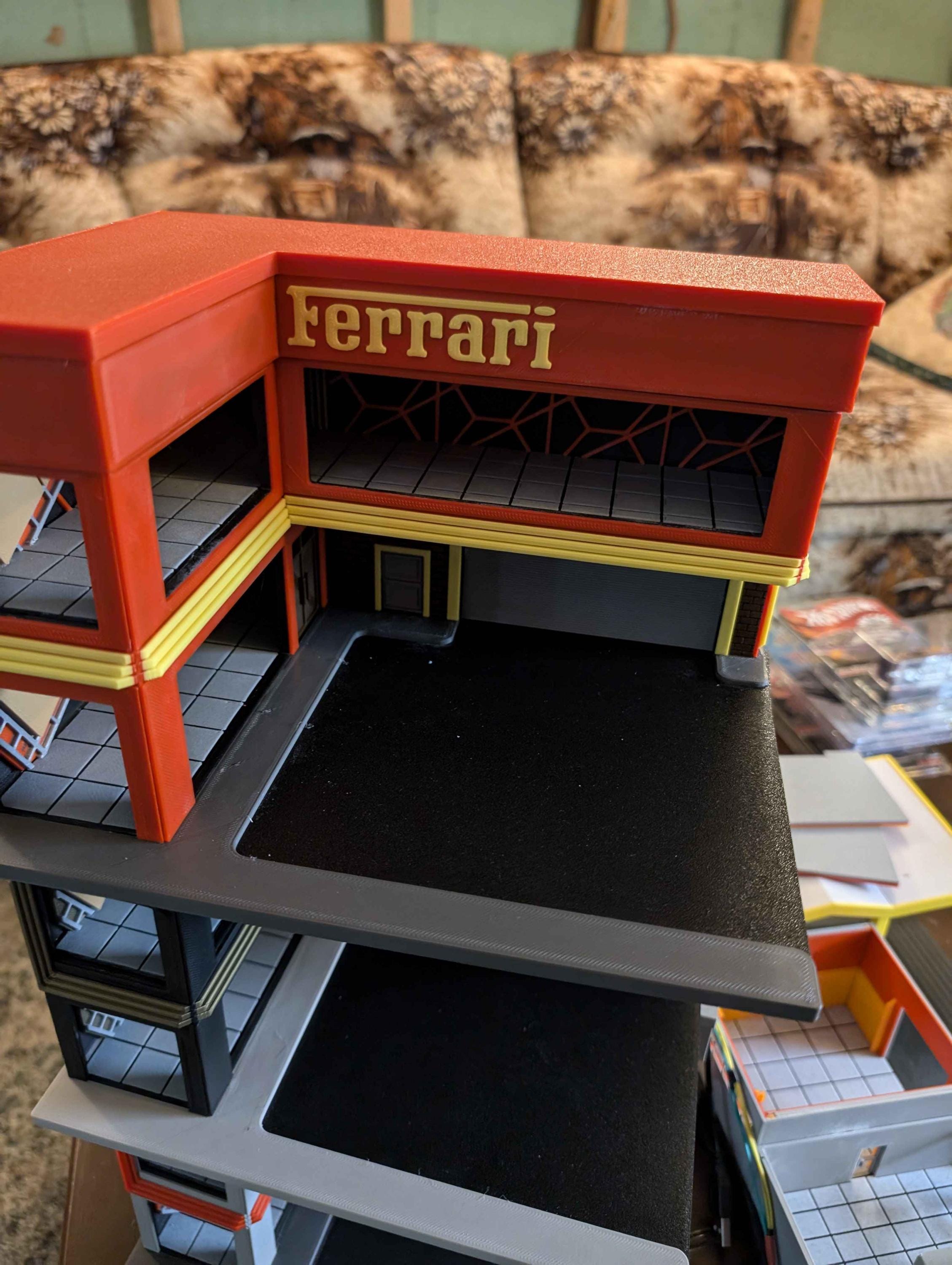 3D Printed L-shaped 2-storey Building Diorama With LED