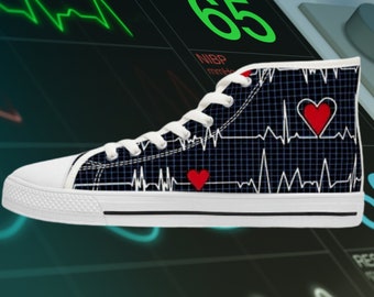 EKG-bedrukte medische hoge tops - Stijlvolle schoenen in Converse-stijl voor verpleegsters, artsen en ambulancepersoneel. #MedicalFootwear #NurseStyle #ConverseDesign