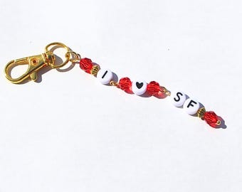Llavero con cuentas rojas y doradas de los 49ers con el logo de "I Love SF"