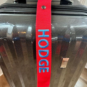 Personalisierter roter gestickter Gepäckanhänger, Taschenanhänger