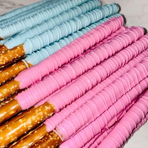 Baby Shower Chocolate Covered Pretzel Rods / Favors Perfect for Princess Parties / Baby Girl Shower / Bridal Party / Dark and Light Pink