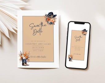 Puede incluir: Tarjeta de guardar la fecha con una ilustración de acuarela de un sombrero de vaquero, botas y flores. La tarjeta es para la boda de Courtney y Lucas el 26 de octubre de 20XX. El texto "Save the Date" está escrito en una fuente cursiva.