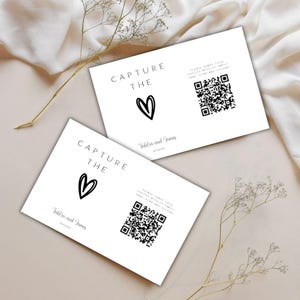 Karta z kodem QR na ślub „Uchwyć miłość”, minimalistyczny szablon znaku QR na ślub, Pomóż nam uchwycić znak miłości FLD060, format poziomy 4x6" i 5x7".