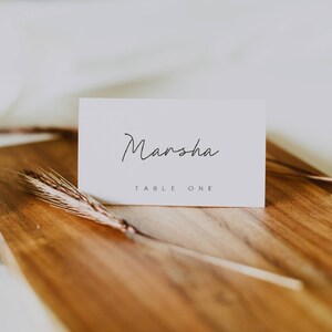 Tarjeta de lugar plegada de boda minimalista en blanco y negro, plantilla de nombre moderna plana - Nota con nombre plegada FLD017 - 2 x 3,5"