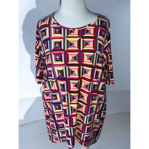 Lularoe Damska Wielokolorowa Irma High Low Krótki Rękaw Geometryczna Tunika Top Rozmiar 0