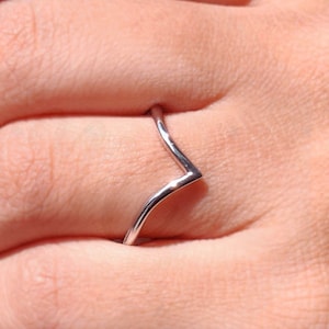 18K White Gold Customized V Shaped Chevron/Curved Wedding Band, Plain Gold V Shaped Ring, Womens Simple Wishbone Minimalist Stackable Ring!