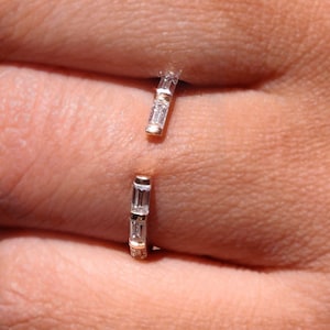 Minimalist Open Gap Wedding Band, 14K Gelbgold Anpassen Offenes Baguette Moissanit Passend antike Stapeln Jahrestag Brautband.