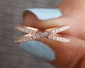 Anillo llamativo de diamantes con diseño entrecruzado, oro rosa de 14k, anillo entrecruzado de moissanita, anillo minimalista con diamantes micro pavé en forma de X para mujer.