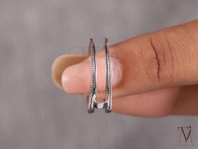 Curved Wedding Band Women
4k Gold Contour Ring
Plain Stackable Ring
Solid Gold Ring
Enhancer for Solitaire Ring
Gold Wrap Ring
14k Arch Curved Ring Enhancer
Plain Solid Gold Minimalist Contour Wedding Band