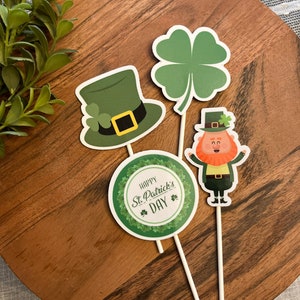 St. Patrick&#39;s Day Cupcake Toppers: Clover, Leprechaun Party Picks