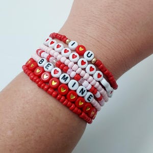 Valentines Day Bracelet, Heart Bracelet, Red and Pink Jewelry, Be Mine, I Love You, Stretch Stacking Seed Bead Bracelet, Friendship Bracelet