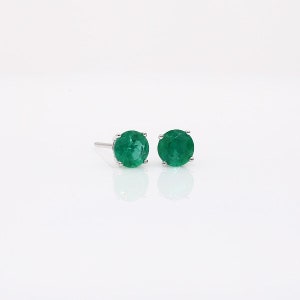 Emerald Stud Earrring in Sterling Silver, Emerald Jewelry, Birthstone Earring, May Birthstone Earring, Gift for her