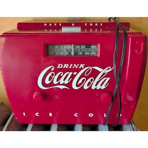 1970’s red AM Coca-Cola Cooler Radio, It Turns on Light Works.
