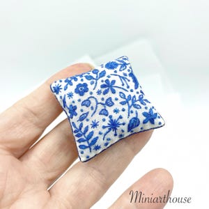1:12 scale miniature cushion for Doll House