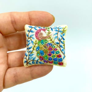 1:12 scale miniature cushion for Doll House