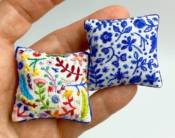 Miniature Embroidered Pillow 1:12 Scale – Handmade Dollhouse Cushion, Mini Textile Decor
