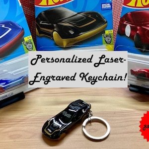 Gepersonaliseerde lasergegraveerde Hot Wheels-coupéclipsleutelhanger - aangepaste naam of berichtcadeau