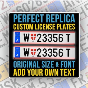 Könnte beinhalten: Zwei Nachbildungskennzeichen mit dem Text "W 23356 T" in schwarzer Schrift. Die Schilder haben einen weißen Hintergrund mit roten und schwarzen Rändern. Der Text "PERFECT REPLICA CUSTOM LICENSE PLATES" wird über den Schildern angezeigt.