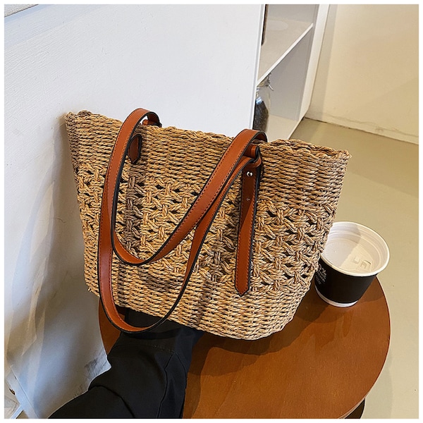 Luxury Straw Shoulder Bag, Vacation Beach Bag With leather strap, Simple Shopping Totes Bag.