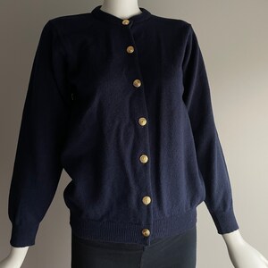 Vintage Johnstons dunkelblaue Strickjacke aus 100% Lammwolle Made in Scotland