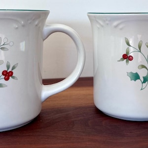 Pfaltzgraff Winterberry Large Coffee Mugs - Set of 2