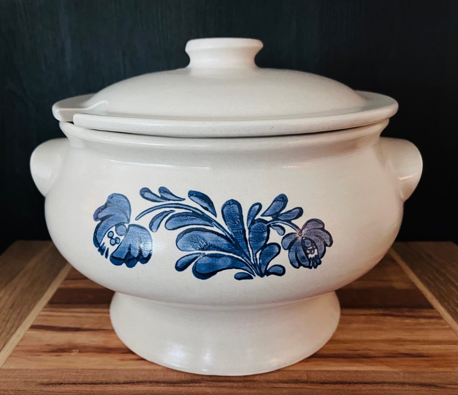 Vintage Yorktowne by Pfaltzgraff Soup Tureen With Lid and Ladle