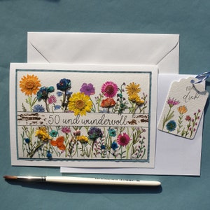 Geburtstagskarte mit Geschenkanhänger - 50 und wundervoll - mit echten Blüten - handgemaltes original Aquarell 26/24 - Unikat, kein Druck