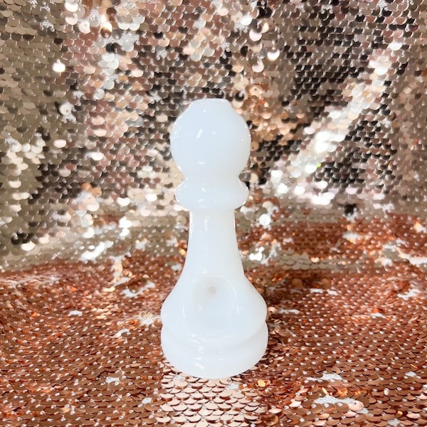 White Pond Glass Hand Pipe| Cute Pipe|Unique Pipe| Chess Hand Pipe
