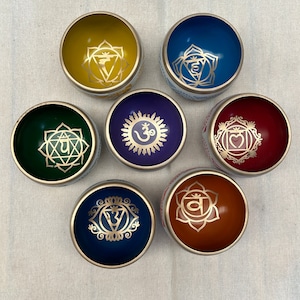 Handmade Chakra Singing Bowl Set: Tibetan Meditation Healing with Mallet & Cushions