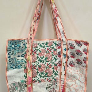 プリントキルティングトートバッグ インド製ハンドメイドショルダーバッグ 毎日のお買い物に 彼女への花柄プリントギフト