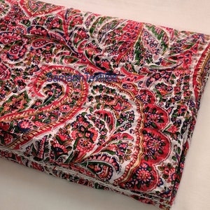 Courtepointe Kantha faite main, grand lit - jeté de couverture en coton indien - couvre-lit à fleurs en coton paisley - parure de lit bohème par Samarth Textiles