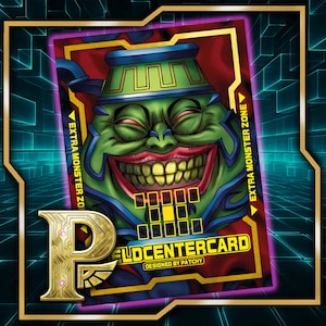 以下が含まれることがあります： 大きな口と黄色い歯を持つ、緑色の笑顔のキャラクターが描かれたトレーディングカード。カードには赤と金の縁取りがあり、「EXTRA MONSTER ZONE」と「FUDCENTER CARD」の文字が見えます。カードはPatchyによってデザインされました。