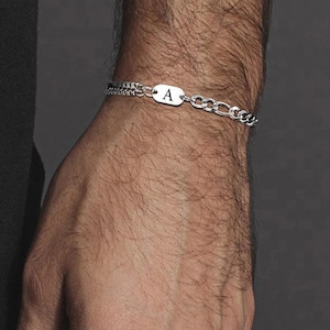 Pulsera con letras iniciales de la A a la Z para hombres y mujeres. Cadena de acero inoxidable hecha a mano. Pulsera de eslabones de caja de doble capa Figaro que nunca se decolora.