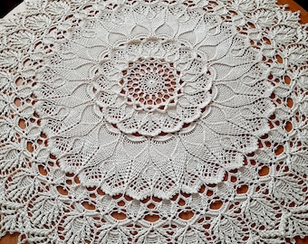 Crochet fait main grand napperon texturé 3D coton écru 25 3/4"