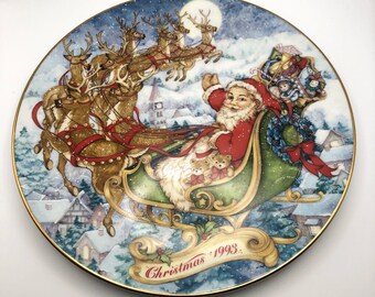 Avon 1993 Christmas Decorative Plate "Special Christmas Delivery"