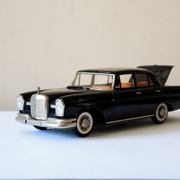 Jouet Ancien Mercedes 220 Tôle Tintoy - Friction, Japon, 21,5 Cm (occasion)