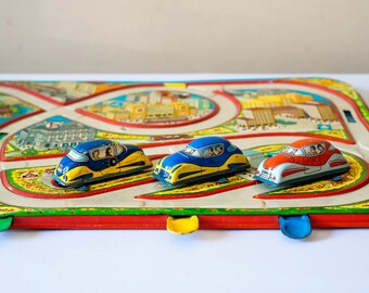 Traffic Game 70s Hungary LEMEZARU GYAR Wind-Up Vintage Toy | Decorative object