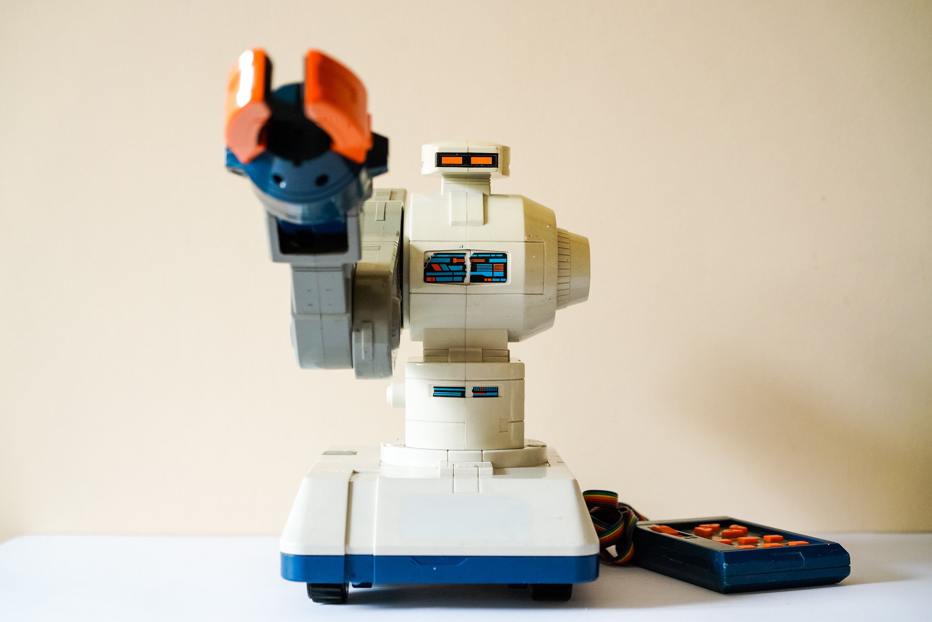 Armatron Radioshack 80s Mobile Vintage Robot With Arm Toy Etsy