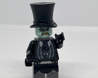 The penguin dc comics block figure - compatible with Lego