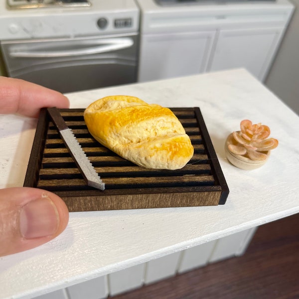 1:6 Scale Miniature Dollhouse Sourdough Bread Loaf with Serrated Knife and Wooden Bread Slicer/Crumb Tray