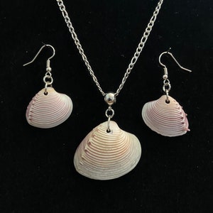White and Maroon Seashell Earrings & Necklace Set with Silver Chain