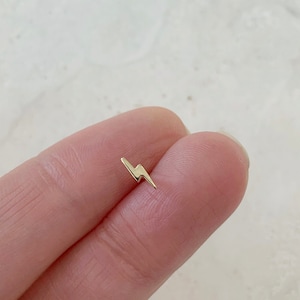 14K Solid Gold Stud - Lightning bolt  Stud Earring - Minimalist stud earrings - 14K Solid Gold Earring