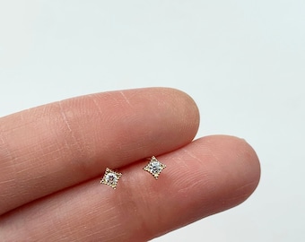 14K massivt guldörhänge - Litet örhänge - Minimalistiska örhängen - Örhänge i 14K massivt guld