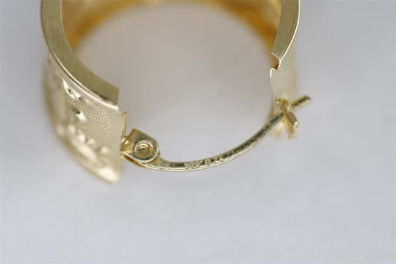 14K Yellow Gold Vintage 3/4 Inch Hoop Earrings - image 4