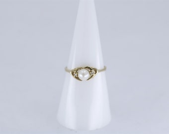 14K Yellow Gold Vintage Size 6.75 Pearl & Single Cut Diamond Ring