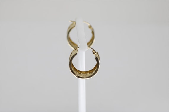 14K Yellow Gold Vintage 3/4 Inch Hoop Earrings - image 2