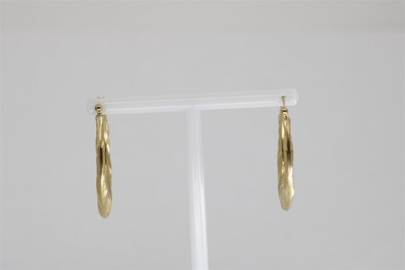 14K Yellow Gold Vintage 1 1/4 Inch Hoop Earrings - image 1