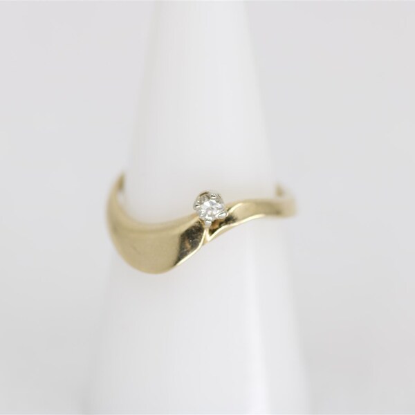 14K Vintage Yellow Gold Size 7 Wavy Diamond Solitaire Ring 0.09 cttw