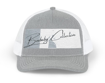 Boxbaby Collective Snapback Cap met geborduurd logo | Truckerpet met mesh achterkant